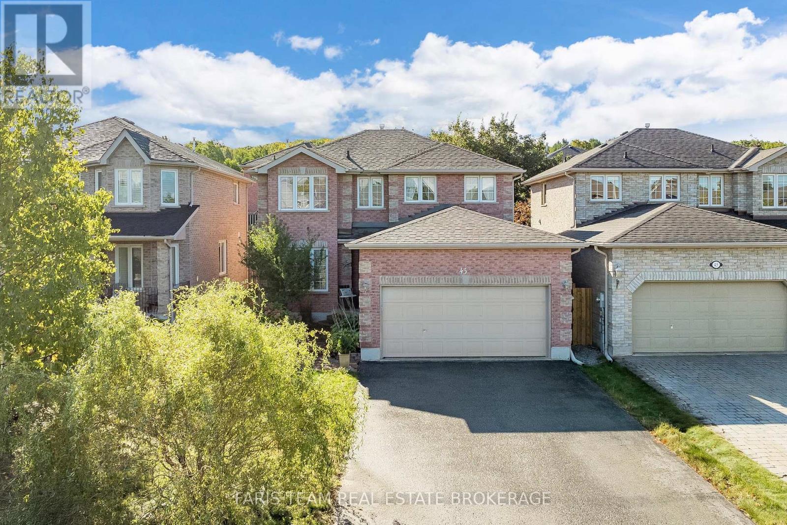 43 Dunnett Dr, Barrie, ON L4N 0J7