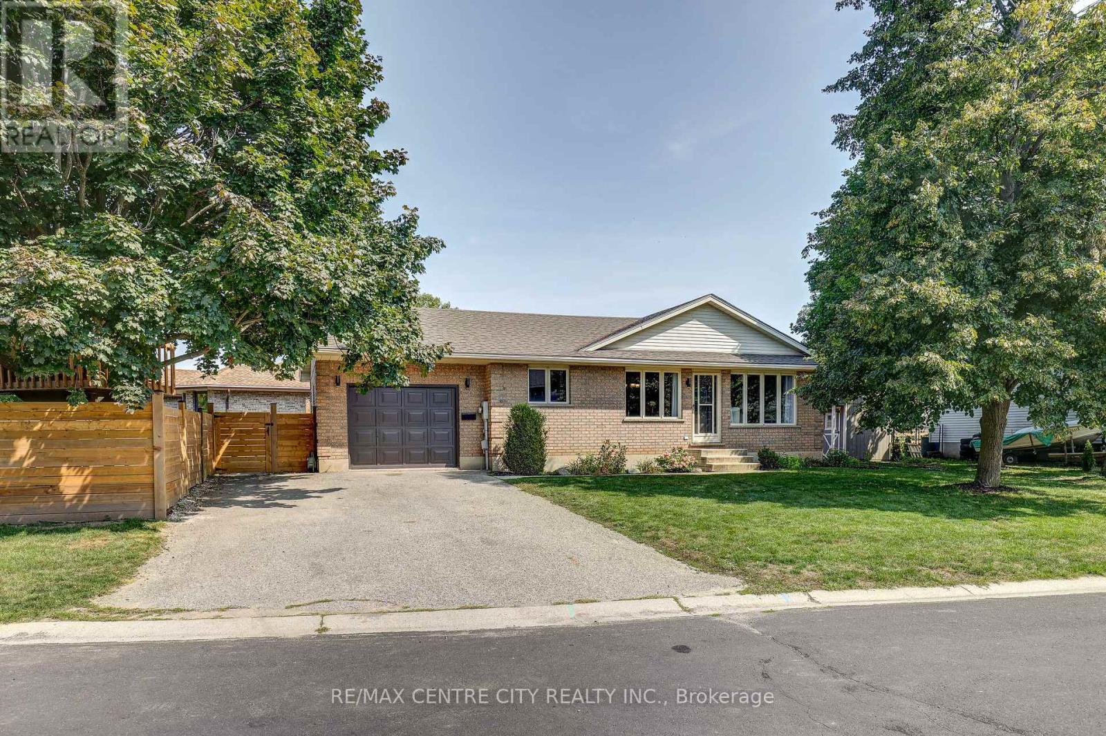 25 Hawthorne Cres, Aylmer, ON N5H 3C2