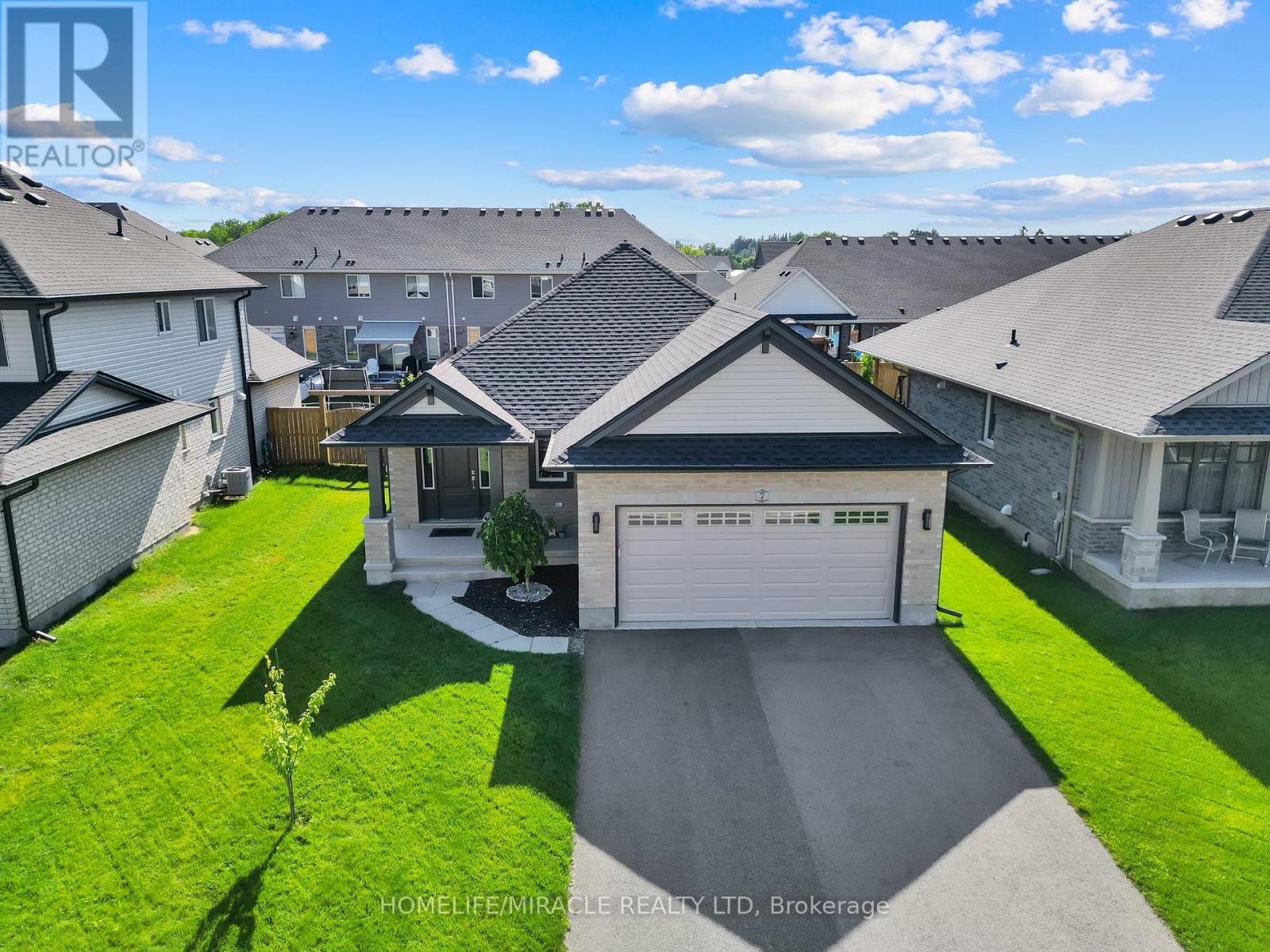 7 Curren Cres, Tillsonburg, ON N4G 0J3