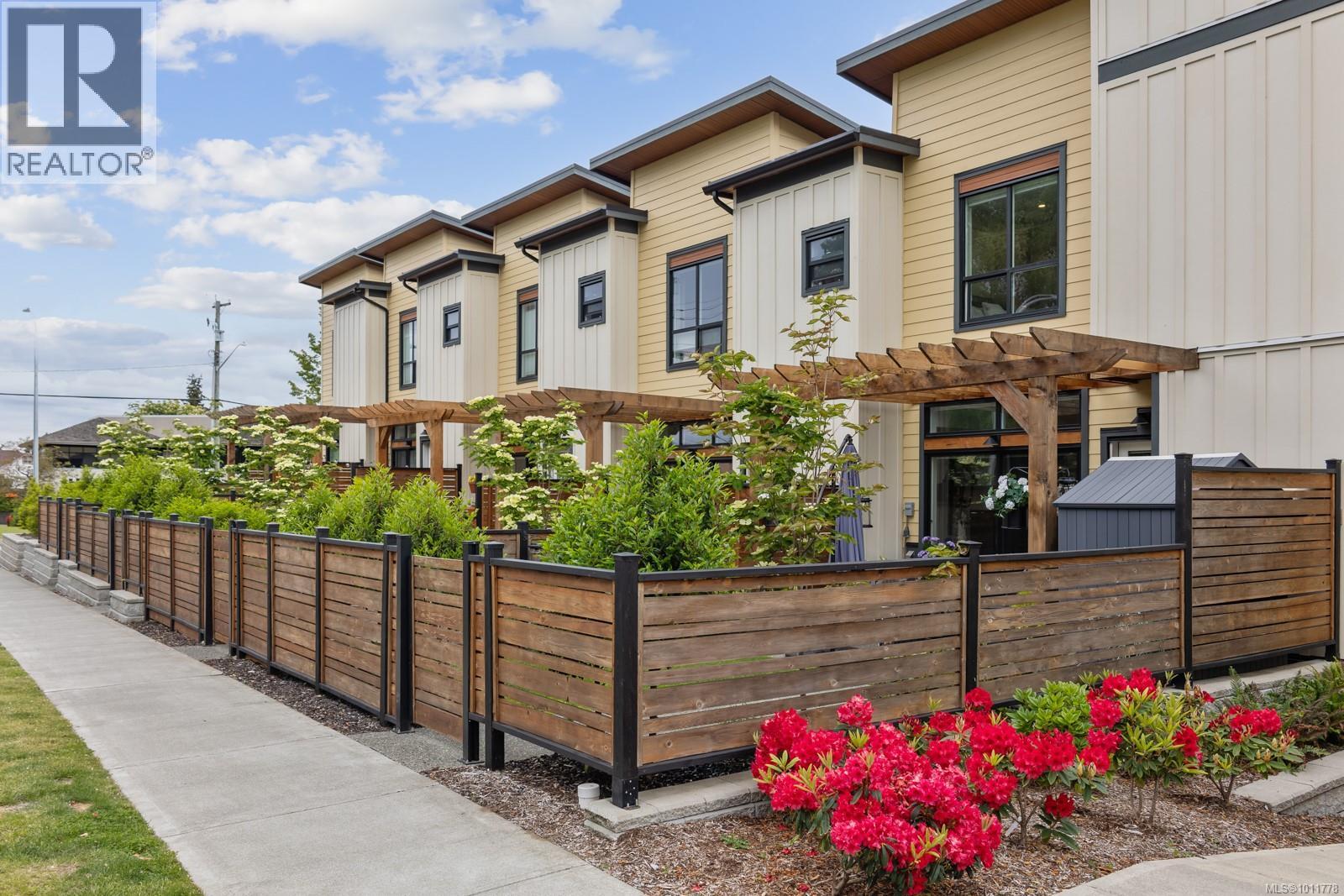 356 14th St Unit 11 St, Courtenay, BC V9N 1W2