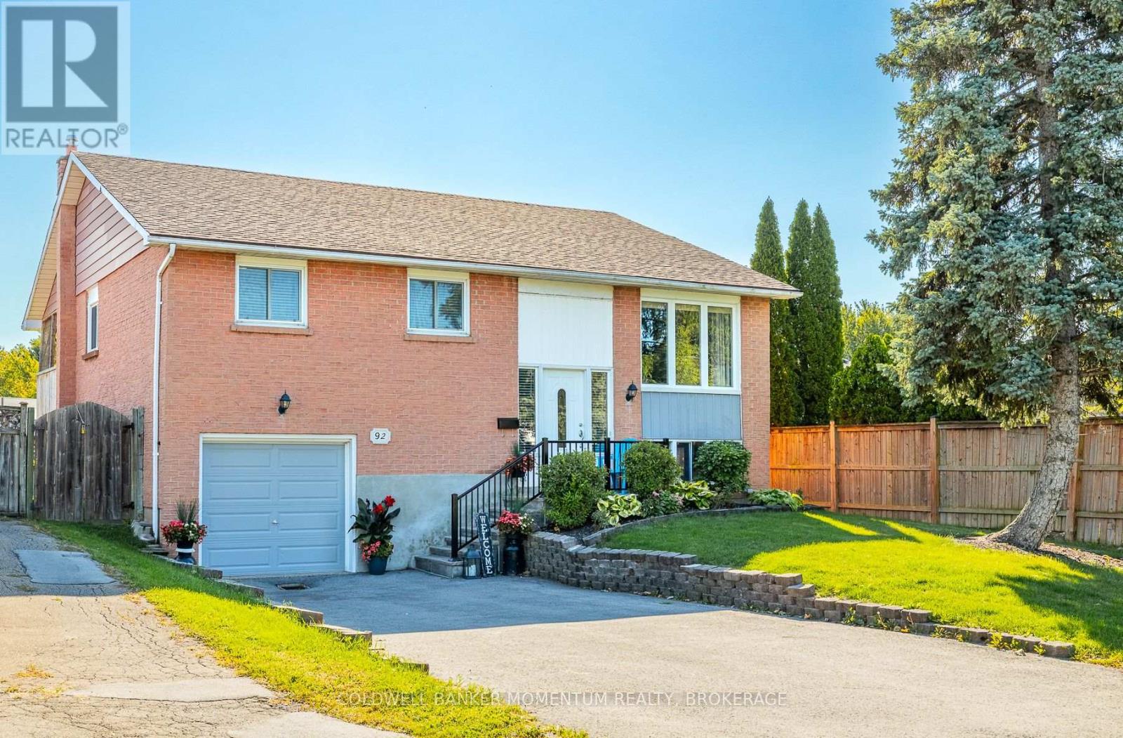 92 Commerford St, Thorold, ON L2V 4R2