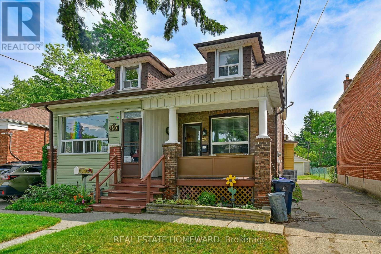 295 Chisholm Ave, Toronto, ON M4C 4W5