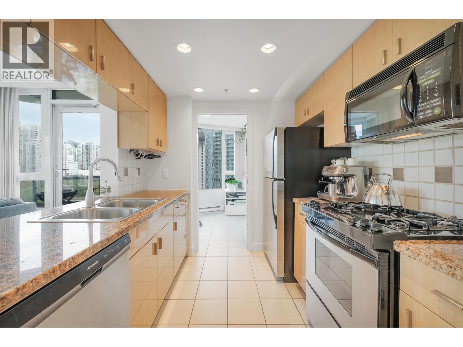 1033 Marinaside Crescent Unit 1101, Vancouver, BC V6Z 3A3