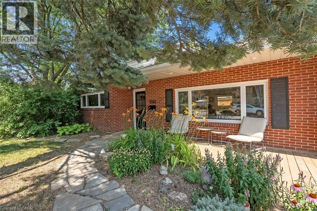 2061 Halton Pl, Burlington, ON L7R 1P8