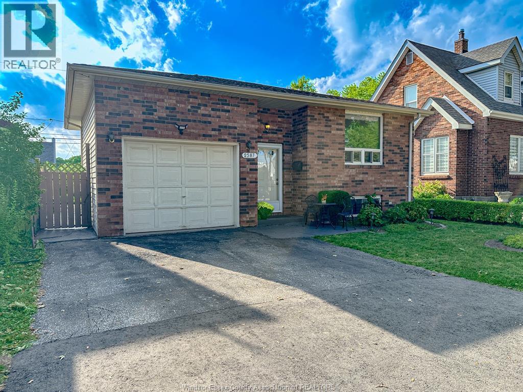 2587 Turner, Windsor, ON N8W 3L2