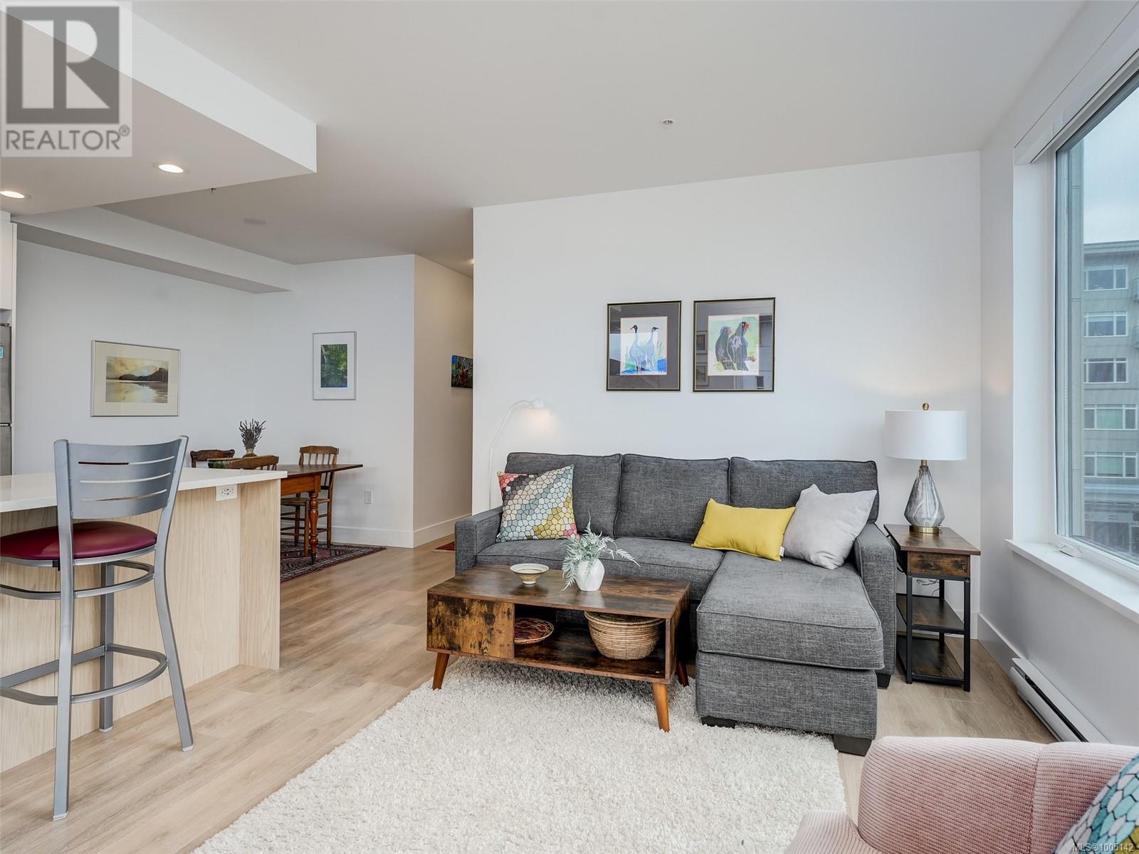 2461 Sidney Ave Unit 310 Ave, Sidney, BC V8L 1Y8