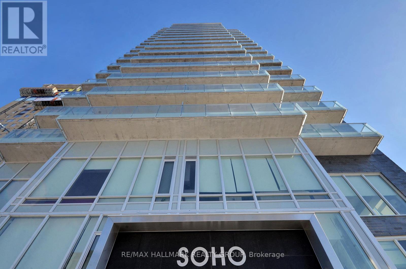 1805 111 Champagne Ave, Ottawa, ON K1S 5V3