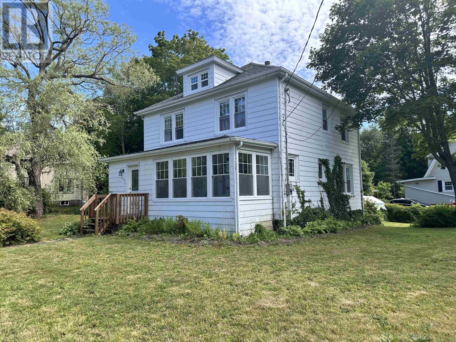 130 School St, Liverpool, NS B0T 1K0