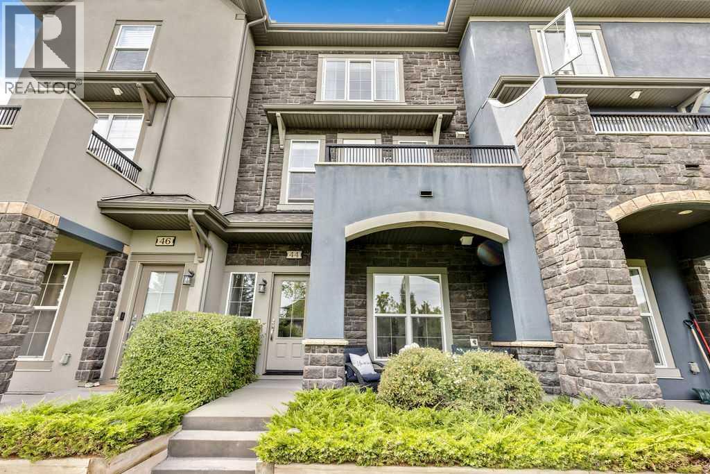 44 Quarry Ln SE, Calgary, AB T2C 5N4