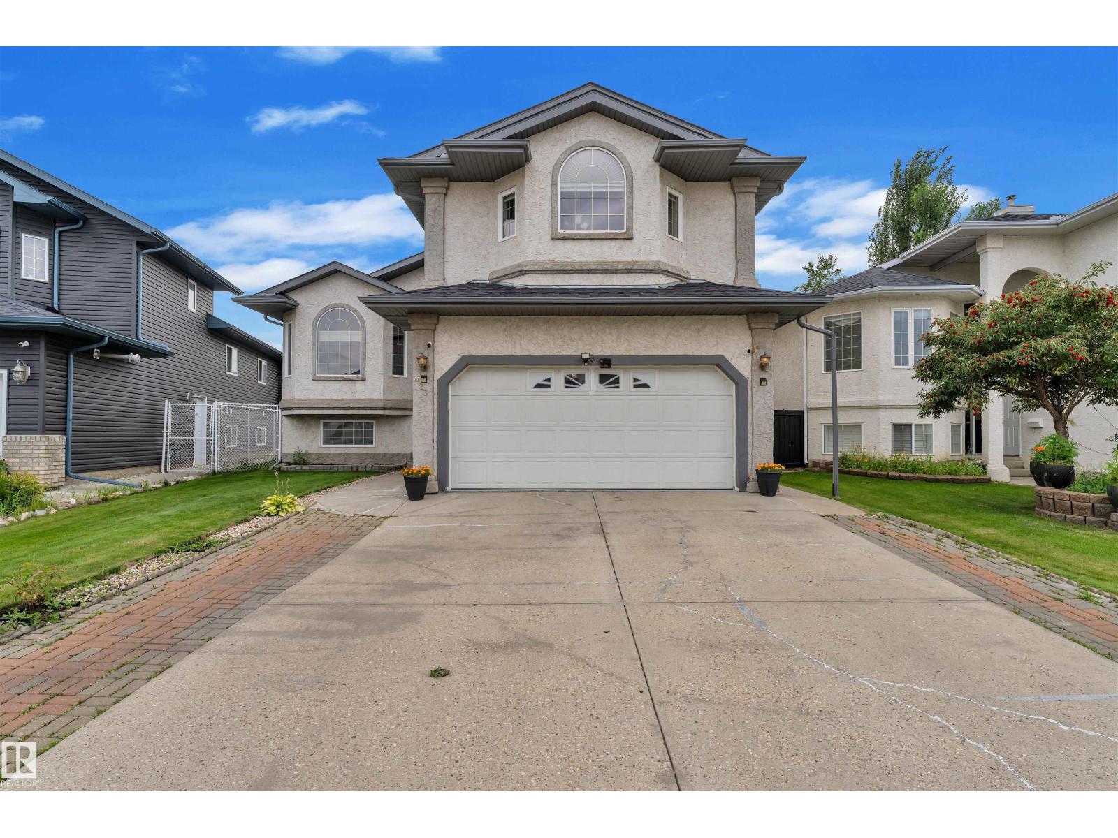 723 Kirkness Rd NW, Edmonton, AB T5Y 2Y8