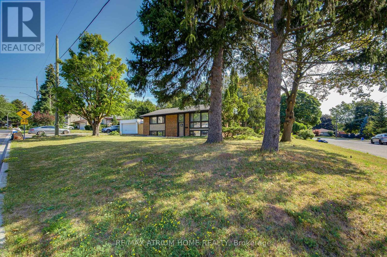 29 Starlight Cres E, Richmond Hill, ON L4C 4X3