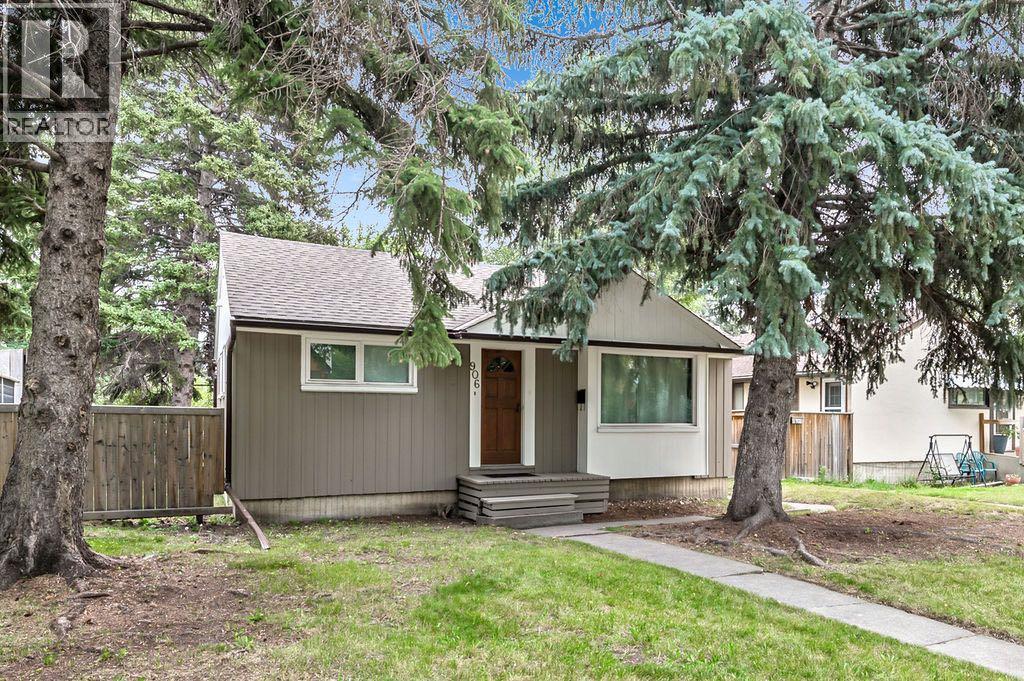 906 Rundle Cres NE, Calgary, AB T2M 3B9