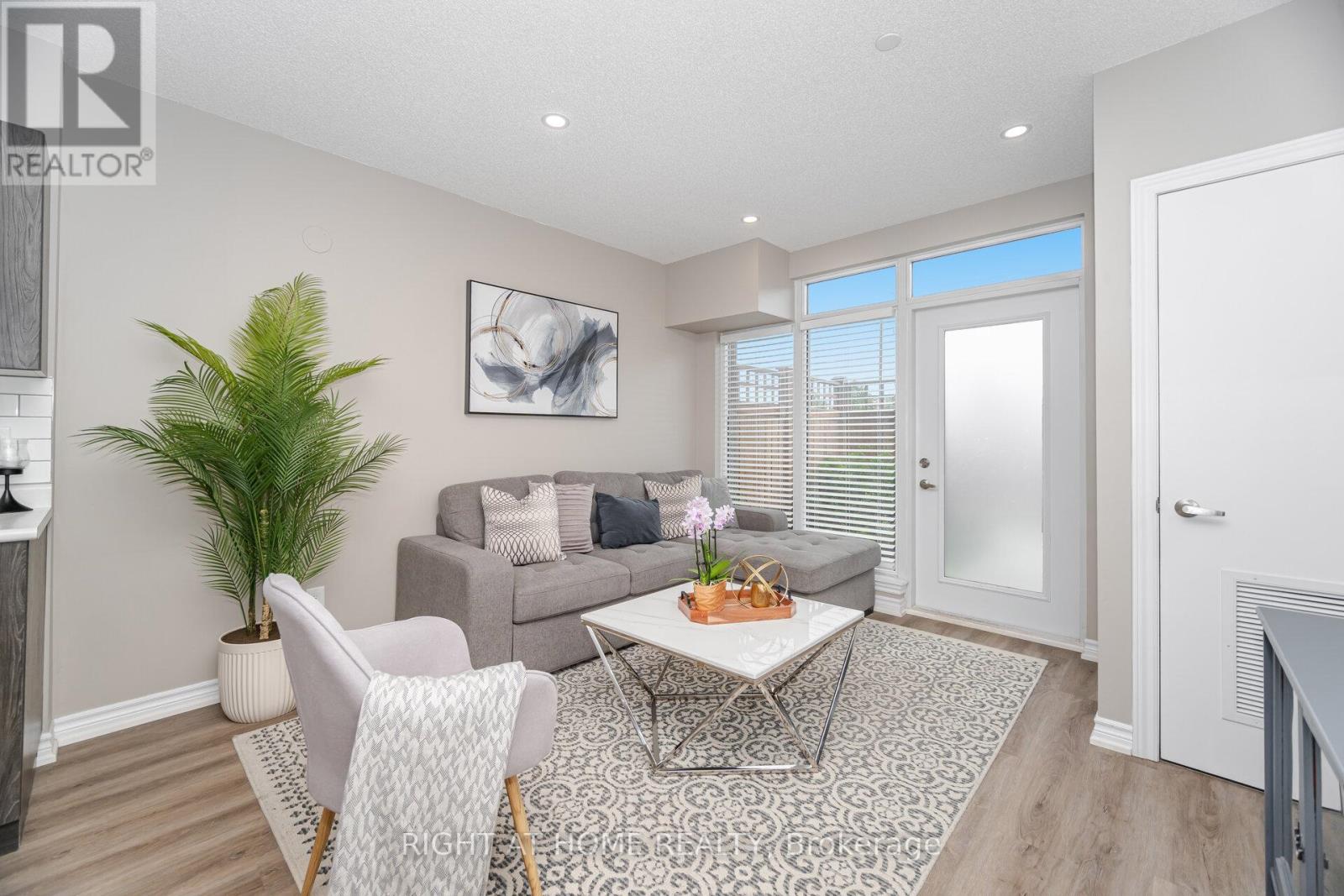 101 716 Main St E, Milton, ON L9T 3P6