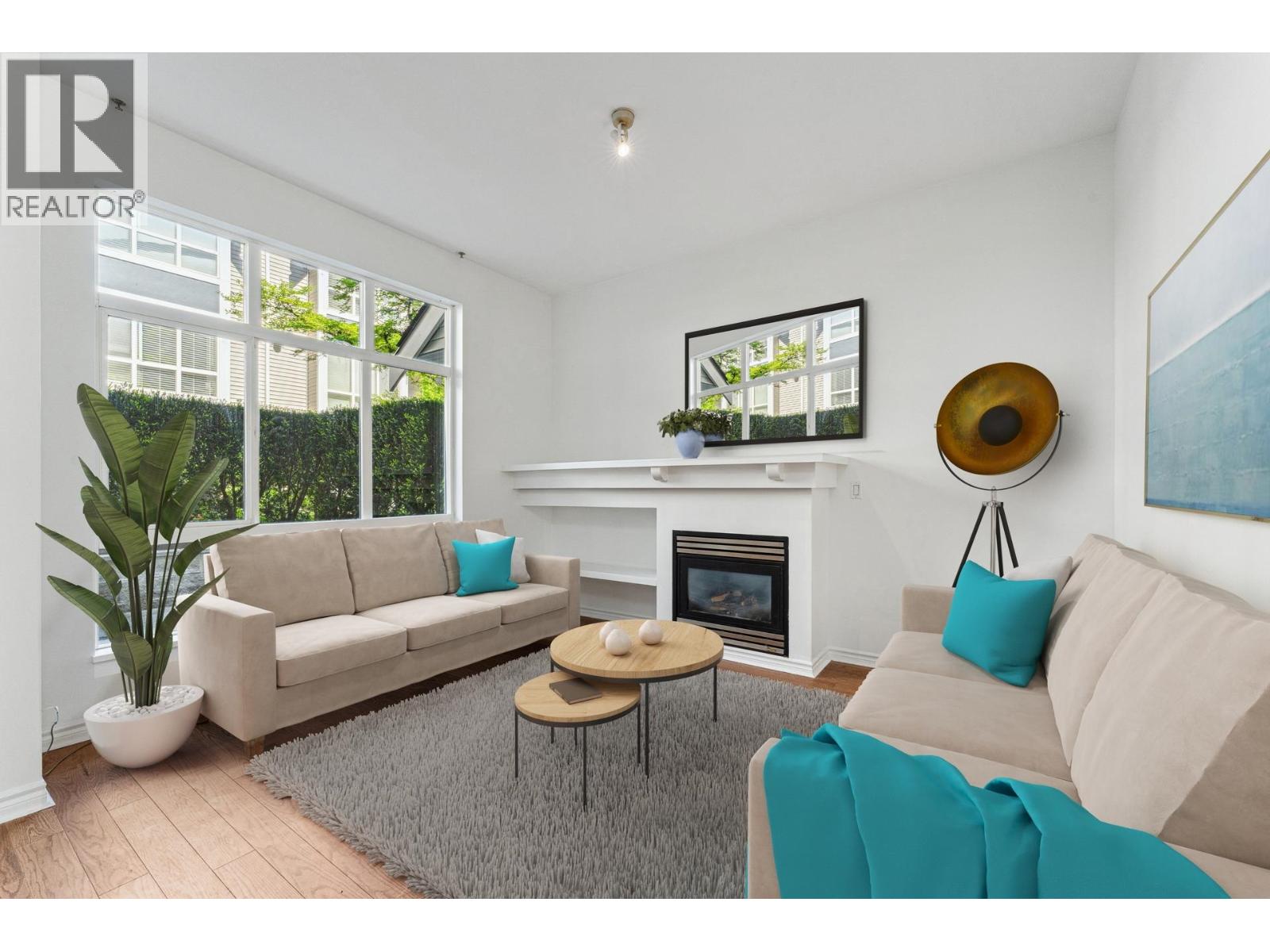 995 Lynn Valley Road Unit 1, North Vancouver, BC V7J 1Z6