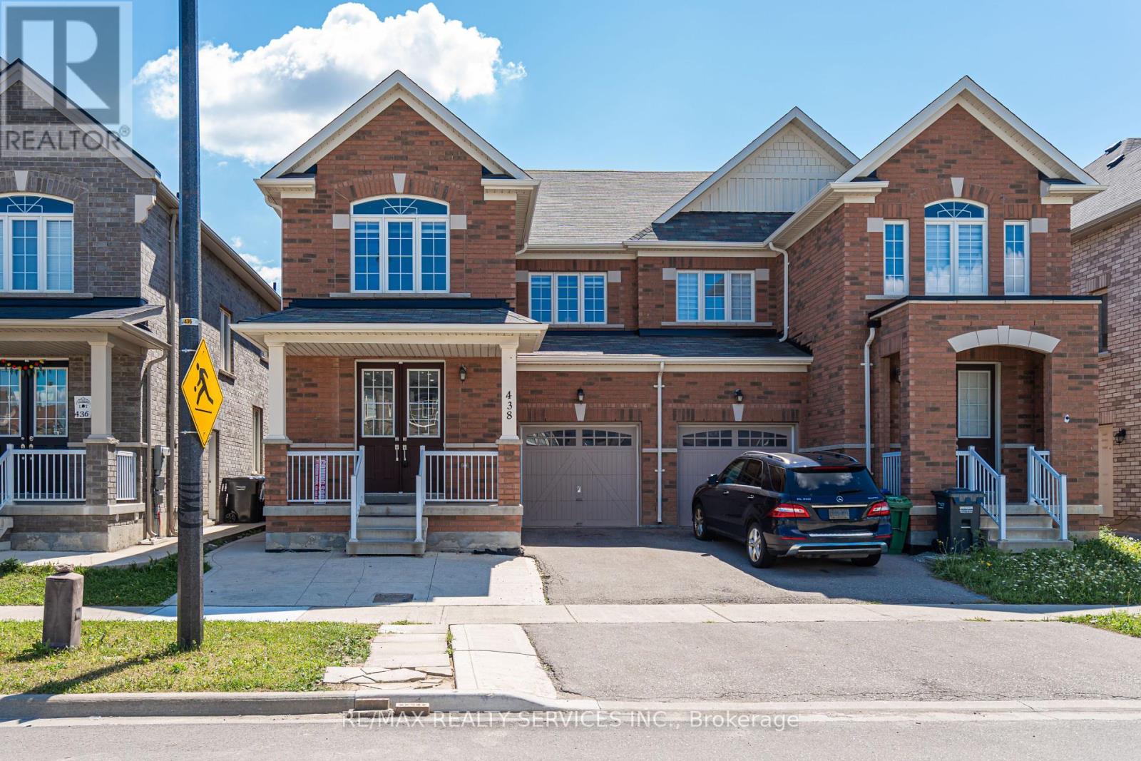 438 Royal West Dr, Brampton, ON L6X 5K1