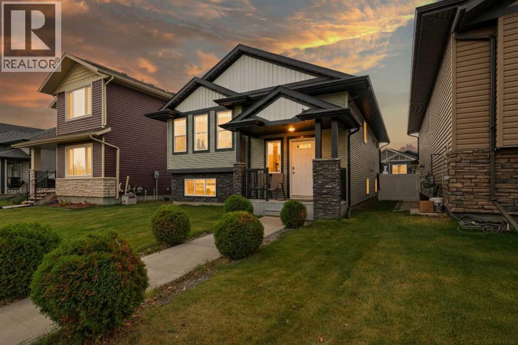 327 Lancaster Dr, Red Deer, AB T4R 0R1