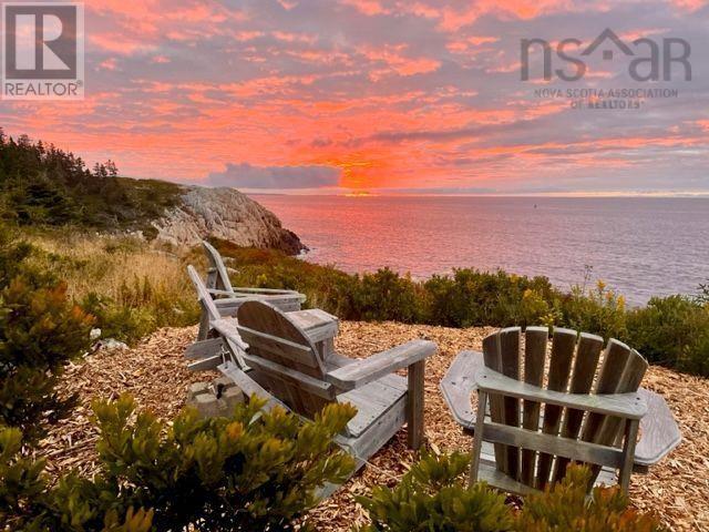 4 Stone Wall Rd, Herring Cove, NS B3V 1H1