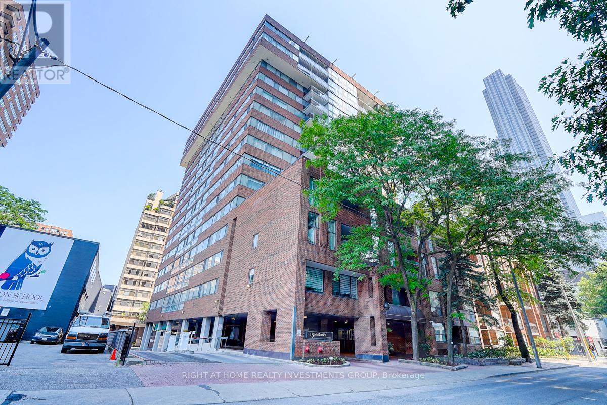 1202 15 Mcmurrich St, Toronto, ON M5R 3M6