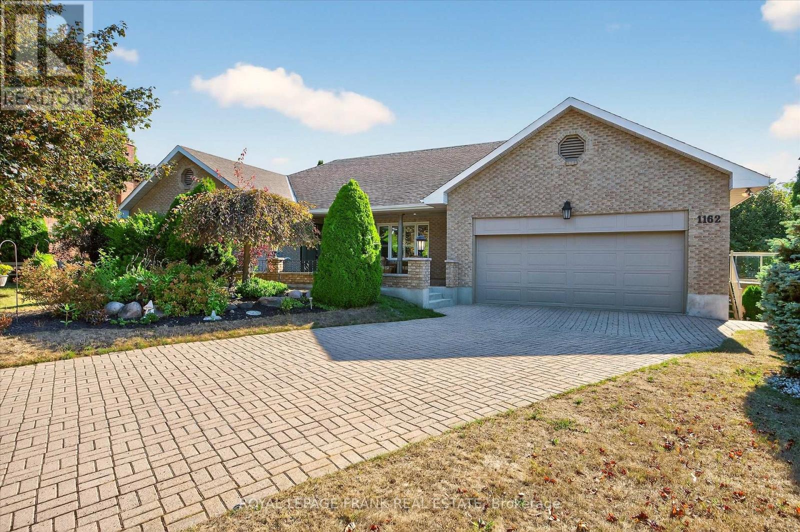 1162 Summit Dr, Peterborough, ON K9J 8A7