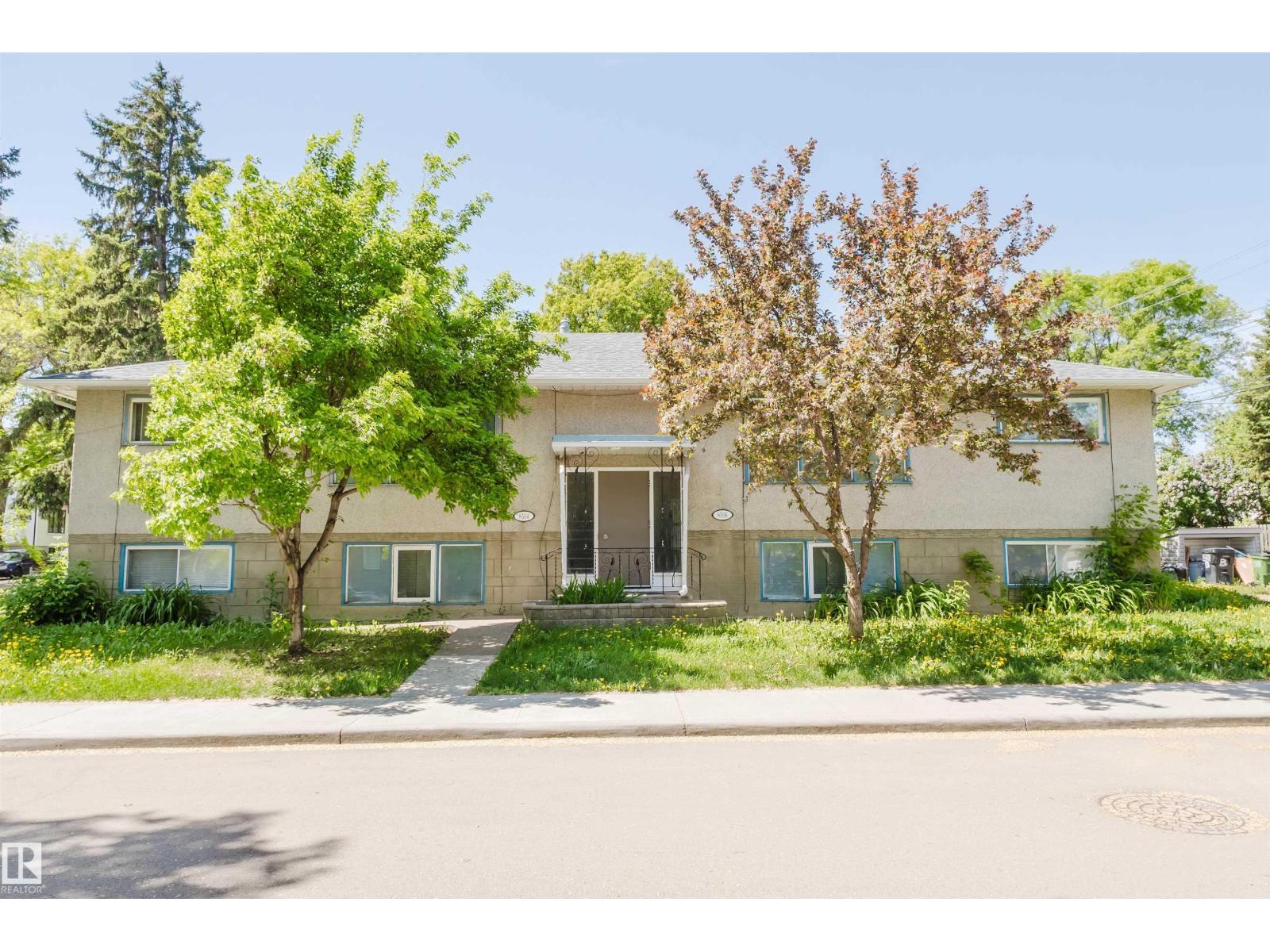 98 St Nw Unit 8504, Edmonton, AB T6E 3M3