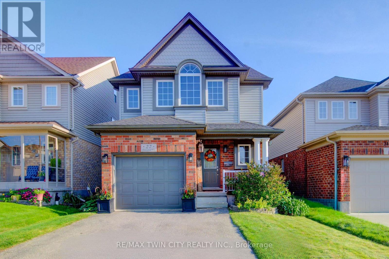 27 Olivewood Way, Cambridge, ON N3C 4N9