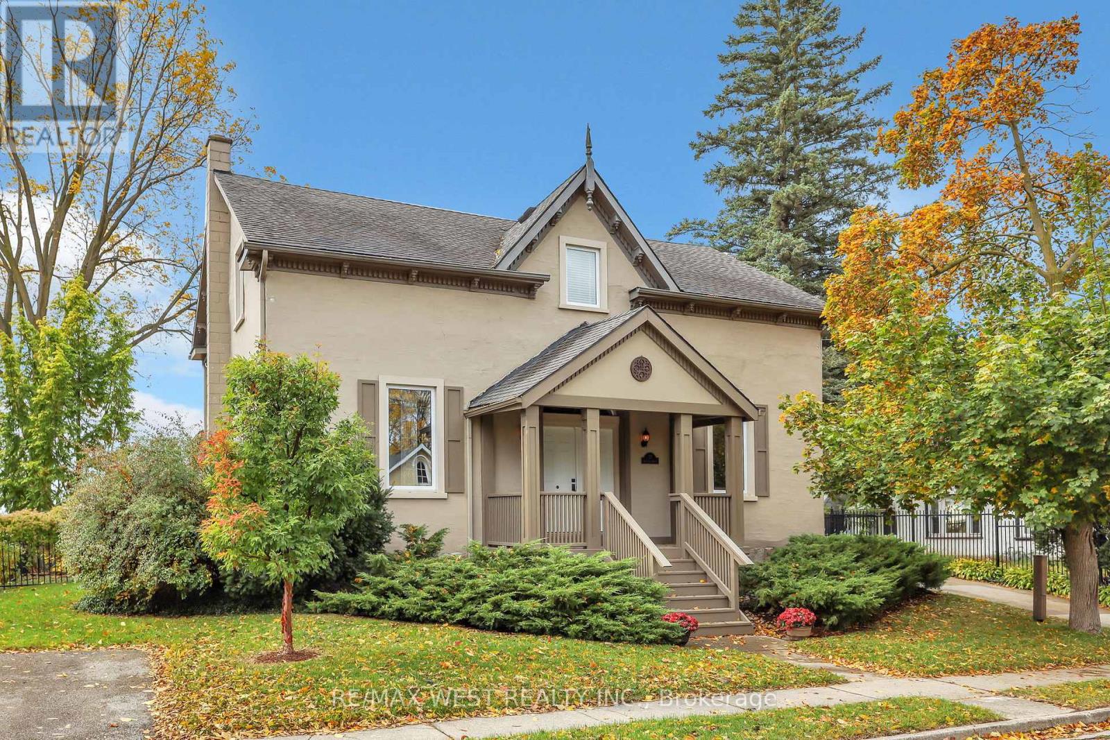 72 Banfield St S, Brant Paris, ON N3L 2Z1