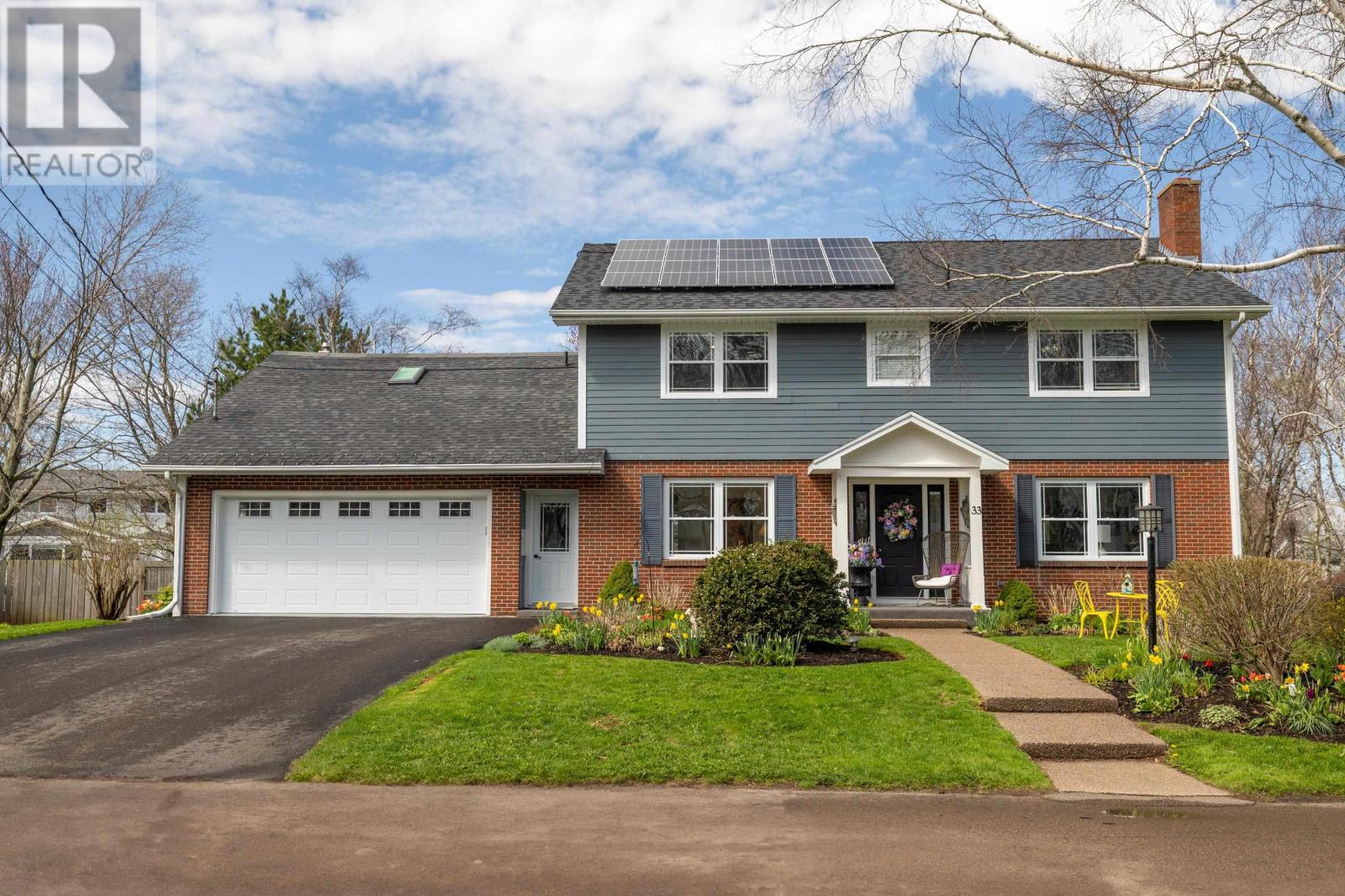 33 St Claire Ave, Charlottetown, PE C1A 2C7