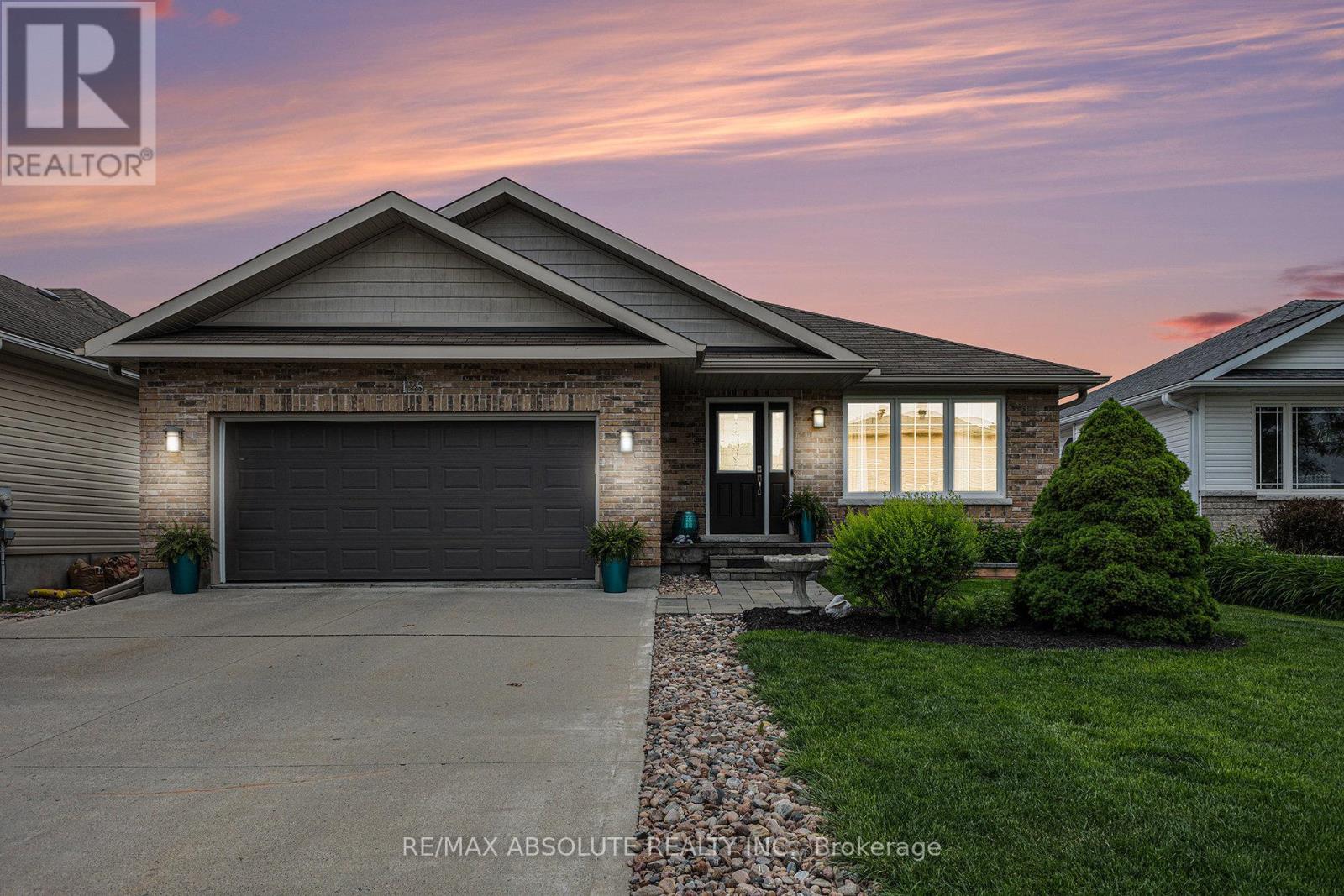 128 Mclachlin St S, Arnprior, ON K7S 3Y5
