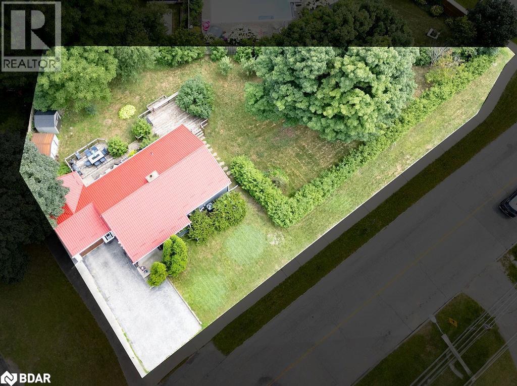 325 Innisfil St, Barrie, ON L4N 3G4
