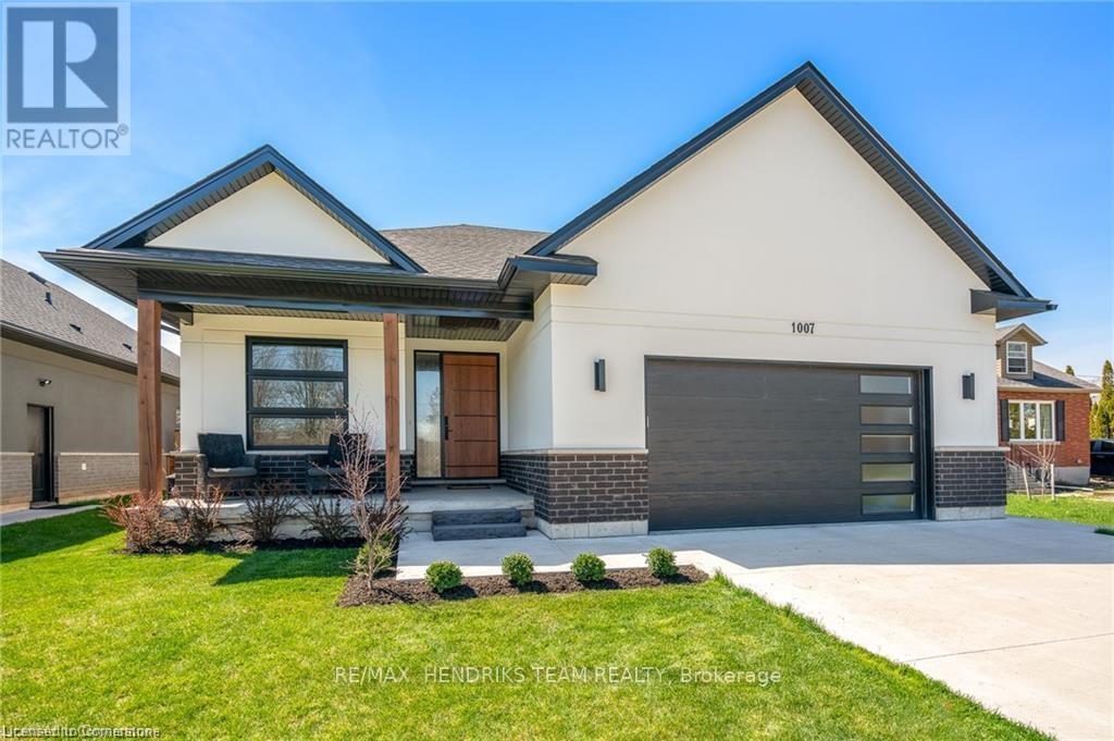 1007 Clare Ave, Pelham, ON L3C 3C2