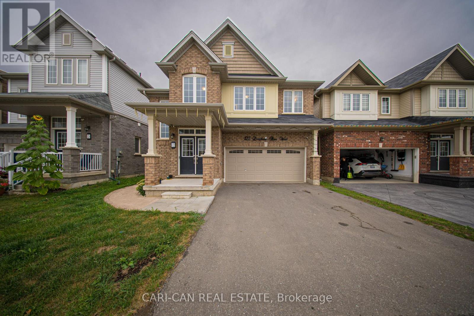 122 Longboat Run W, Brantford, ON N3T 0P3