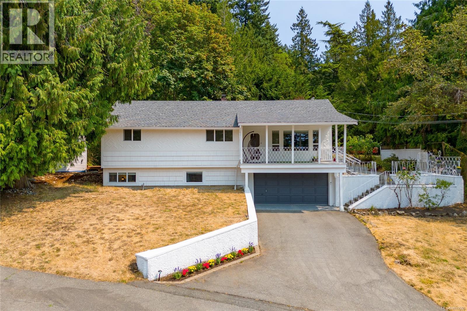 11255 Nitinat Rd, North Saanich, BC V8L 5R8