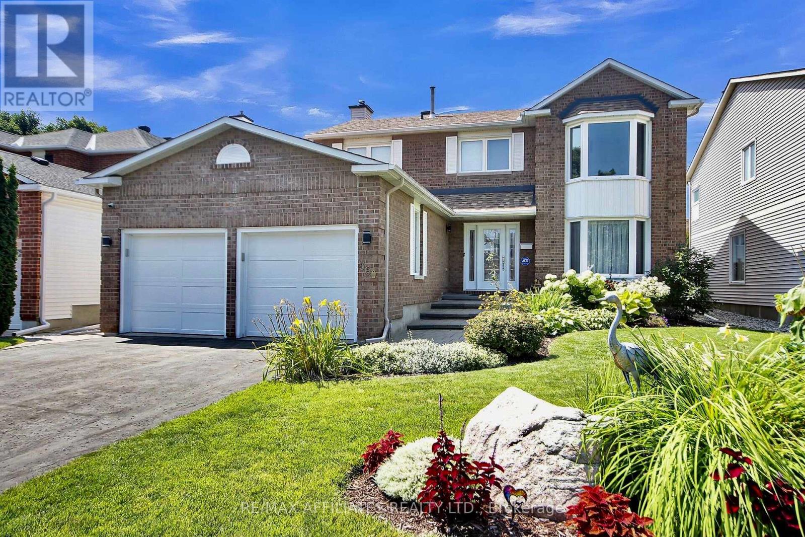 560 Falwyn Cres, Ottawa, ON K4A 2A4
