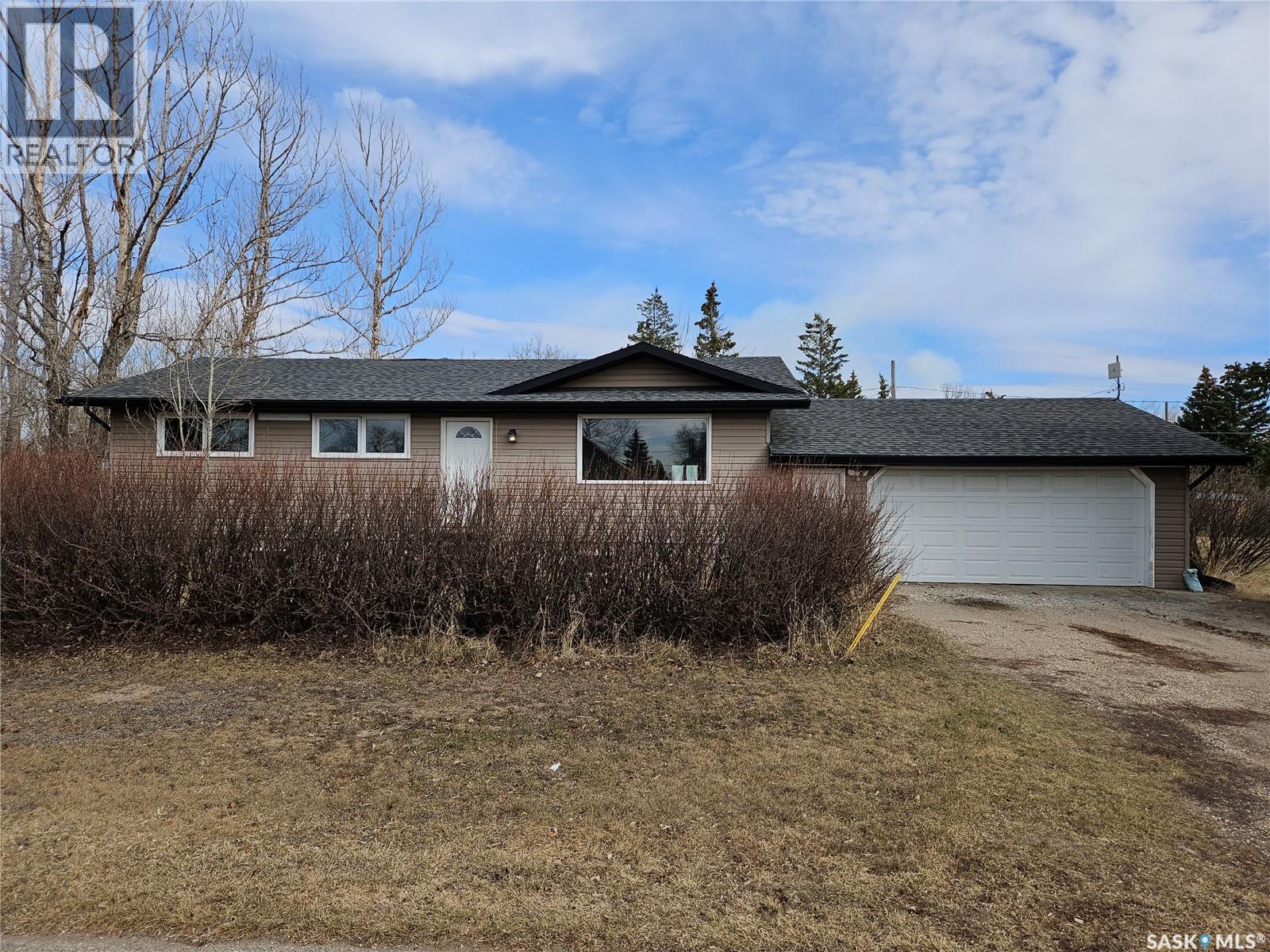 235 James St, Kisbey, SK S0C 1L0