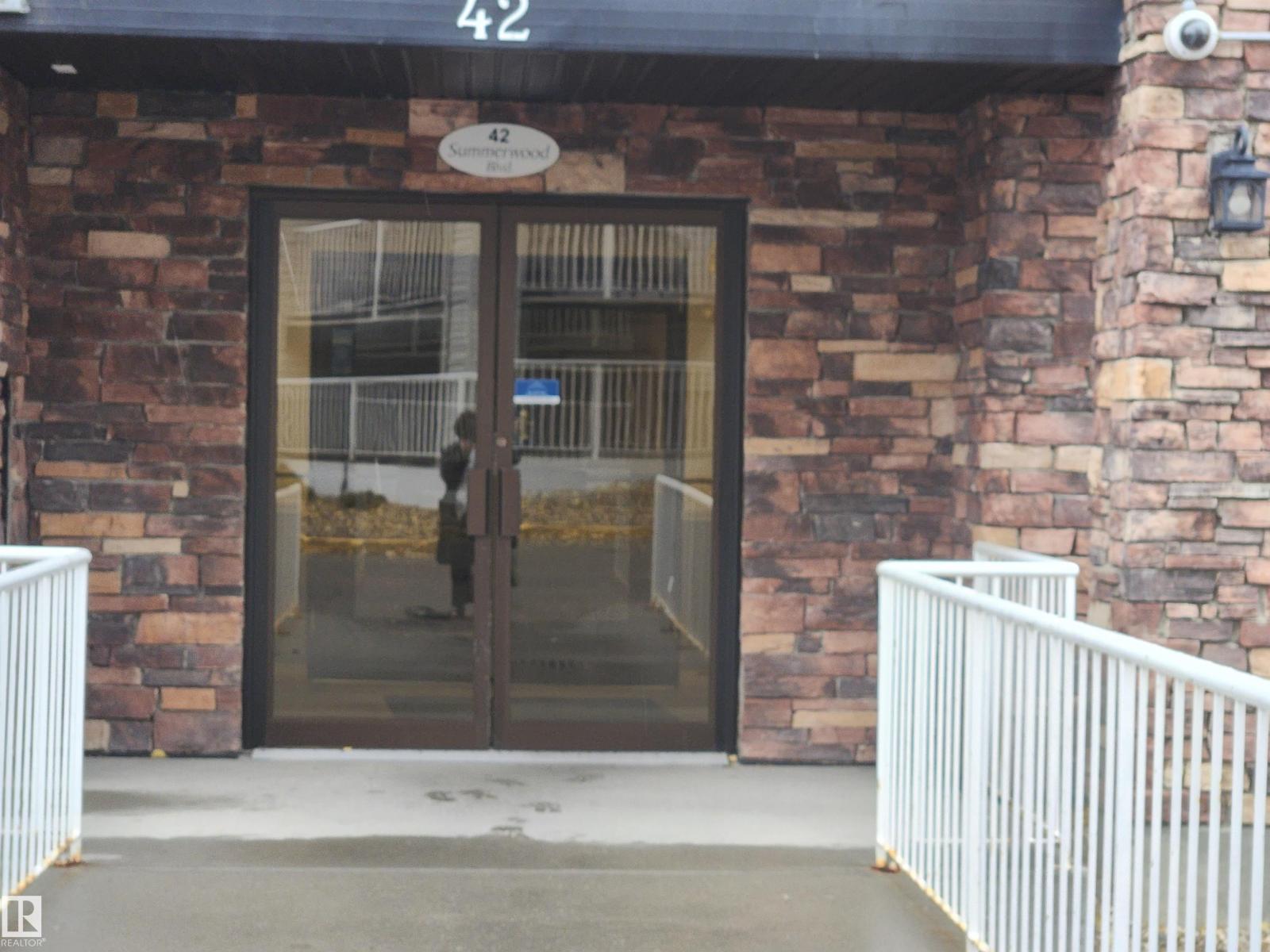 42 Summerwood Blvd #108, Sherwood Park, AB T8H 0C3