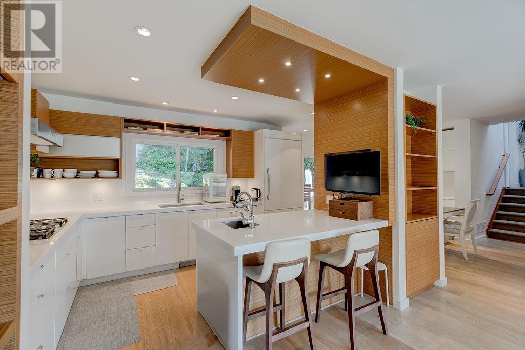 5691 Keith St, Burnaby, BC V5J 3C4