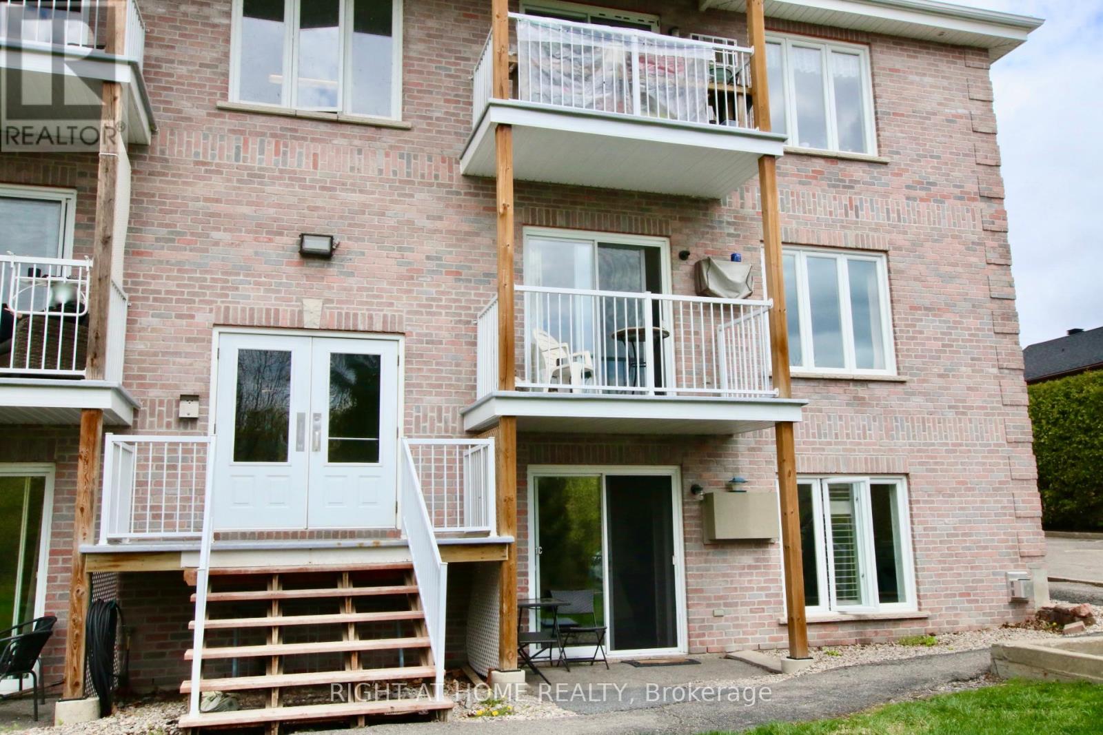 1 Unit 97 Mill St #c, Russell, ON K4R 1B8