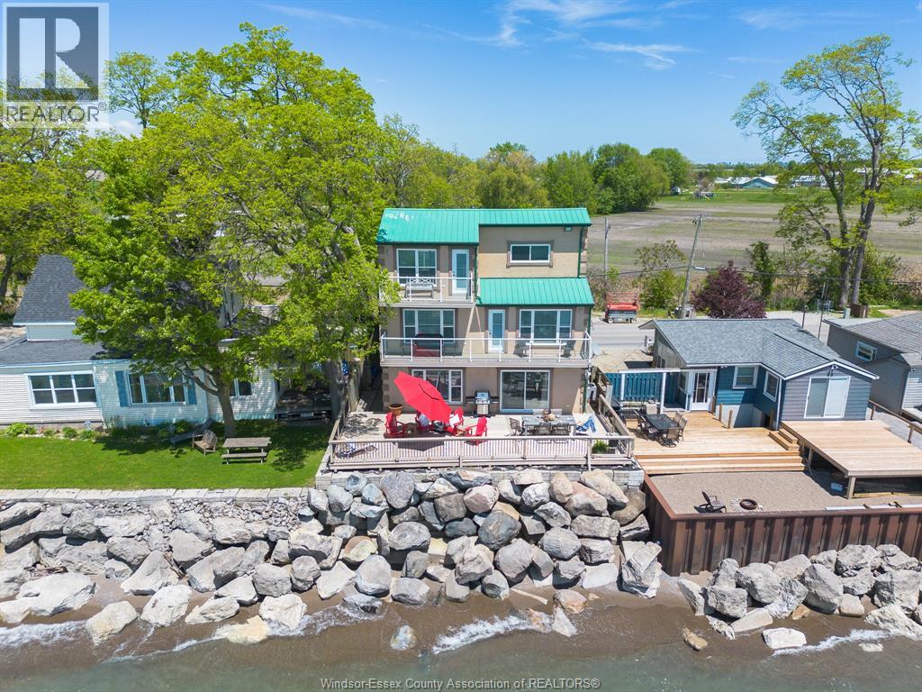 992 Pt Pelee Dr, Leamington, ON N8H 3V4