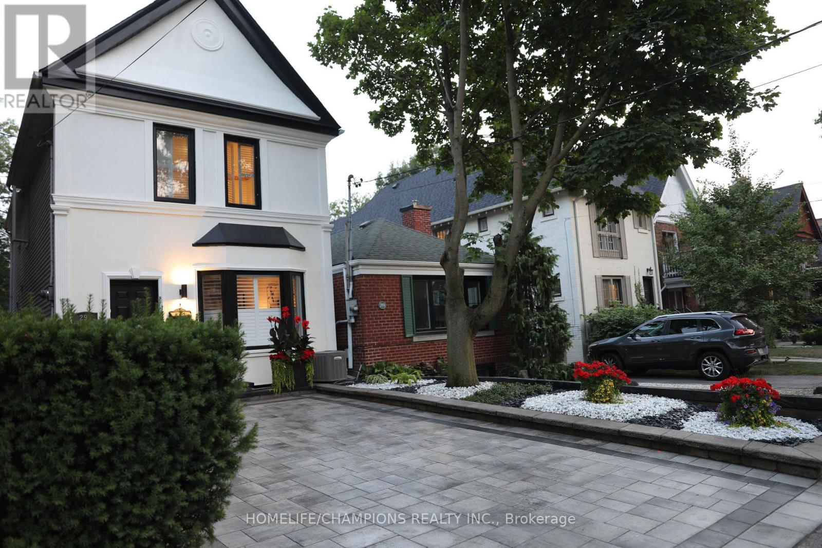 291 St Clair Ave E, Toronto, ON M4T 1P3