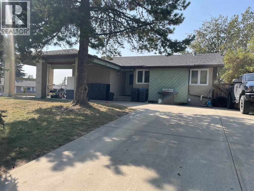 2 Garden Ct, Sylvan Lake, AB T4S 1M4