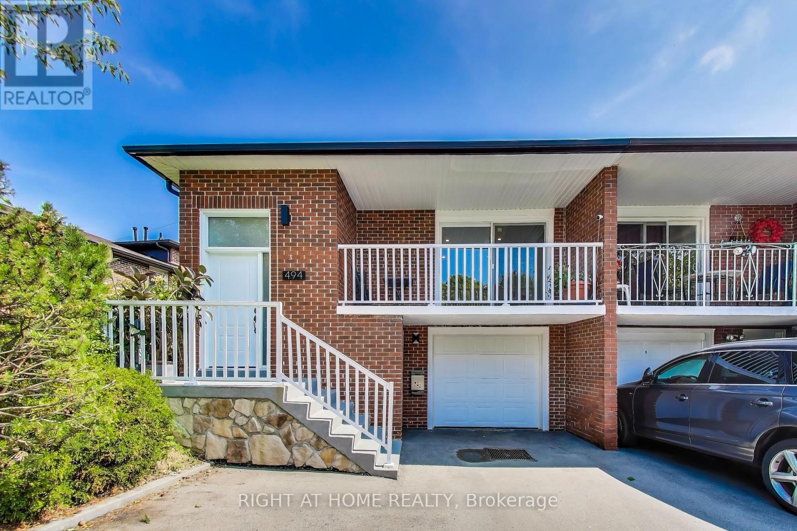 494 Meadows Blvd, Mississauga, ON L4Z 1G6