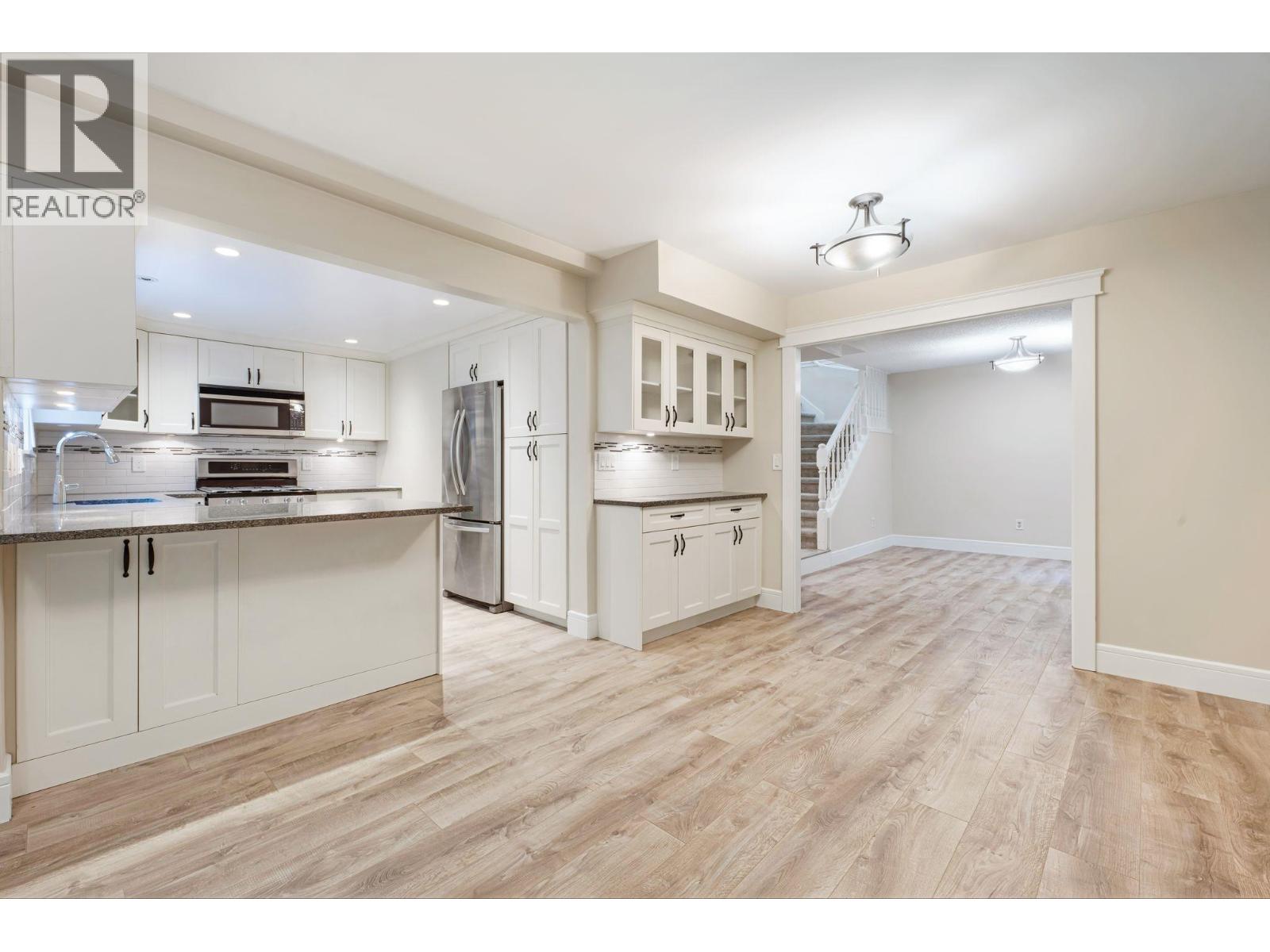 9000 Ash Grove Crescent Unit 37, Burnaby, BC V5A 4M3