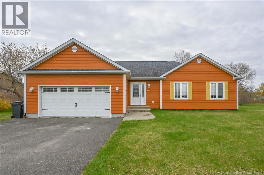 418 Wade St, Tracadie-Sheila, NB E1X 1E2