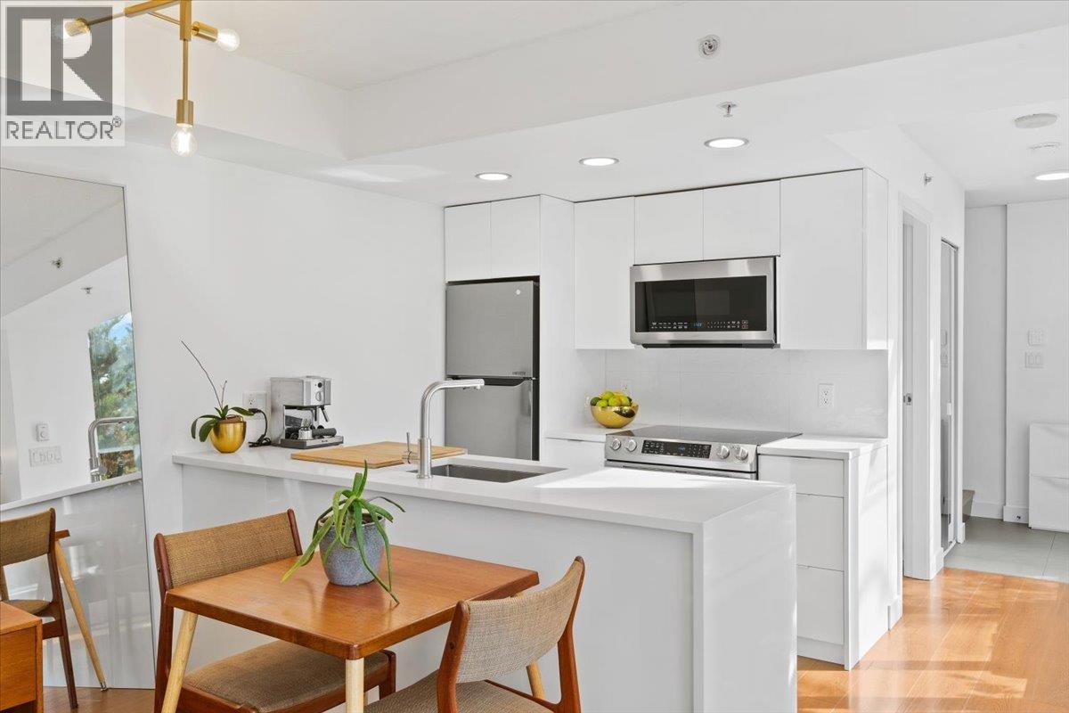 37 Keefer Pl, Vancouver, BC V6B 1P8