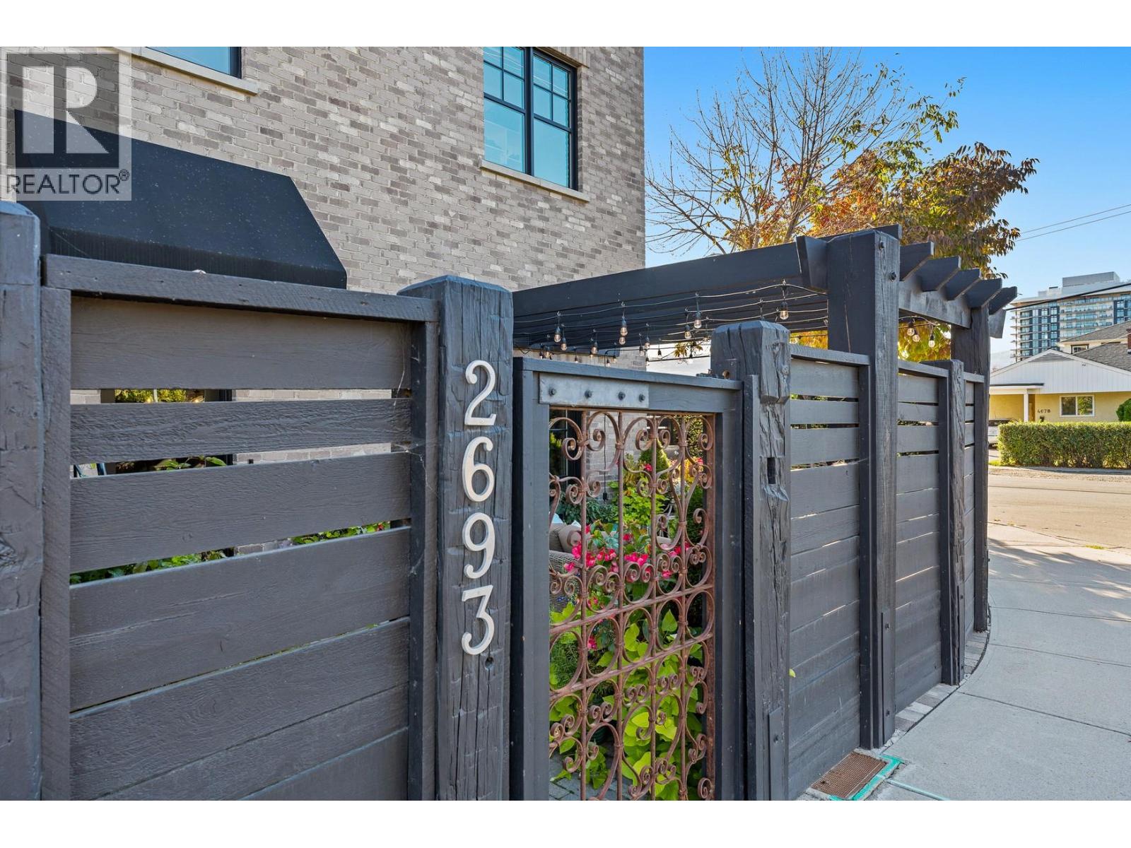 2693 Gore St, Kelowna, BC V1Y 5A5