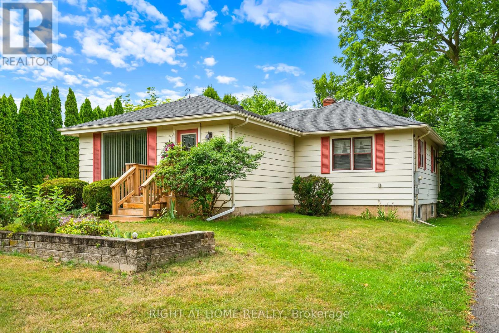 15756 Niagara Pkwy, Niagara-on-the-lake River, ON L0S 1J0