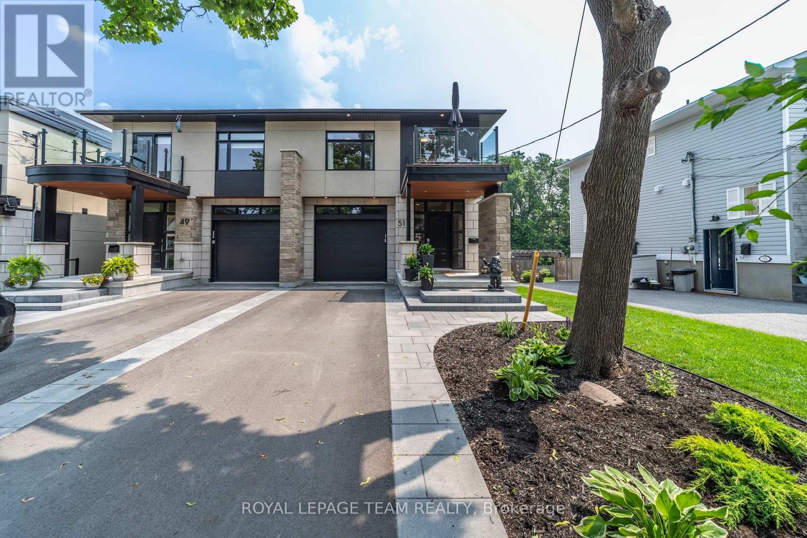 51 Aylen Ave, Ottawa, ON K2A 3P6