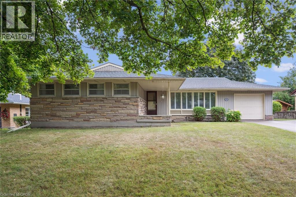 111 Blueridge Ave, Kitchener, ON N2M 4E2