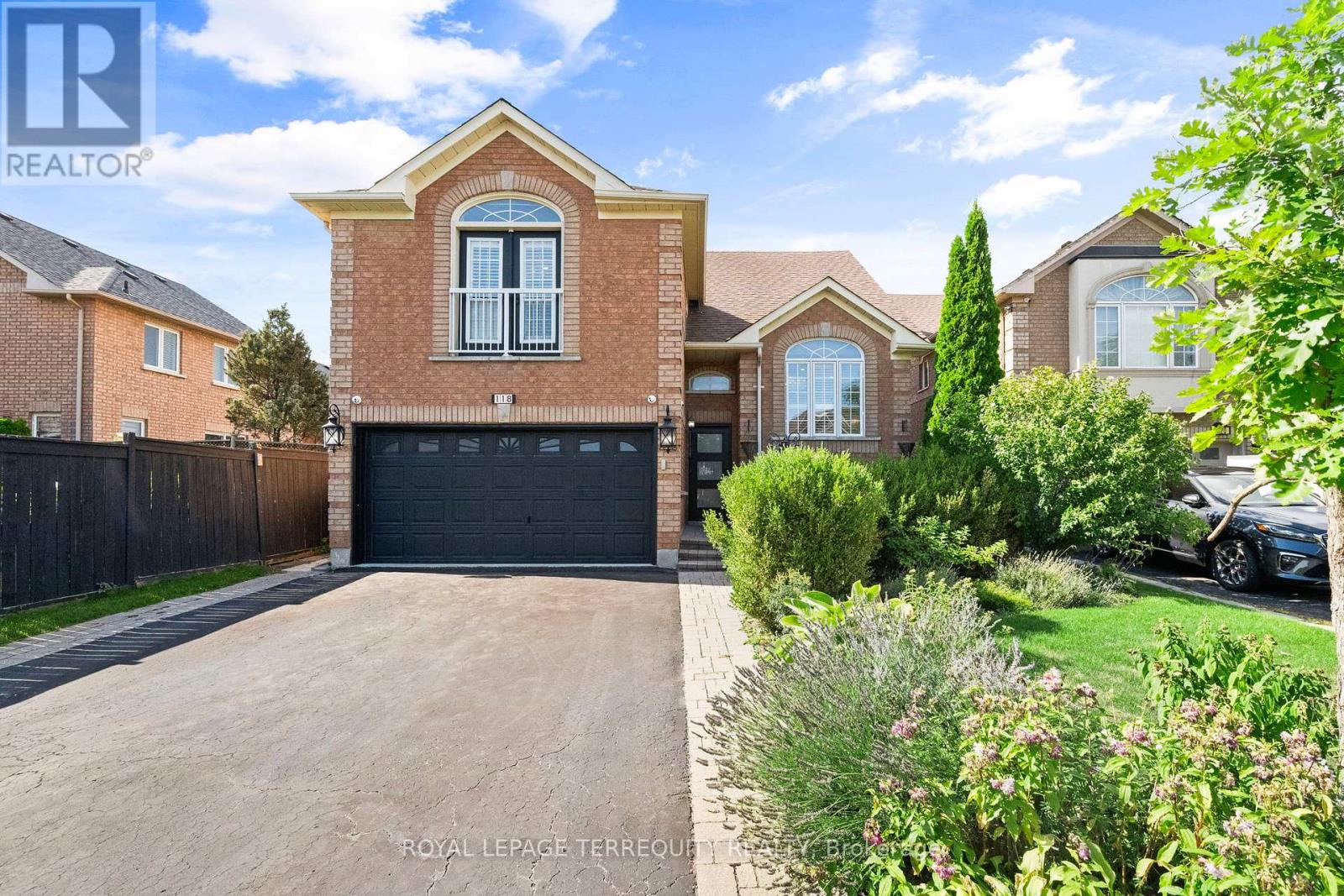 118 Van Scott Dr, Brampton Northwest Sandalwood Parkway, ON L7A 1N4