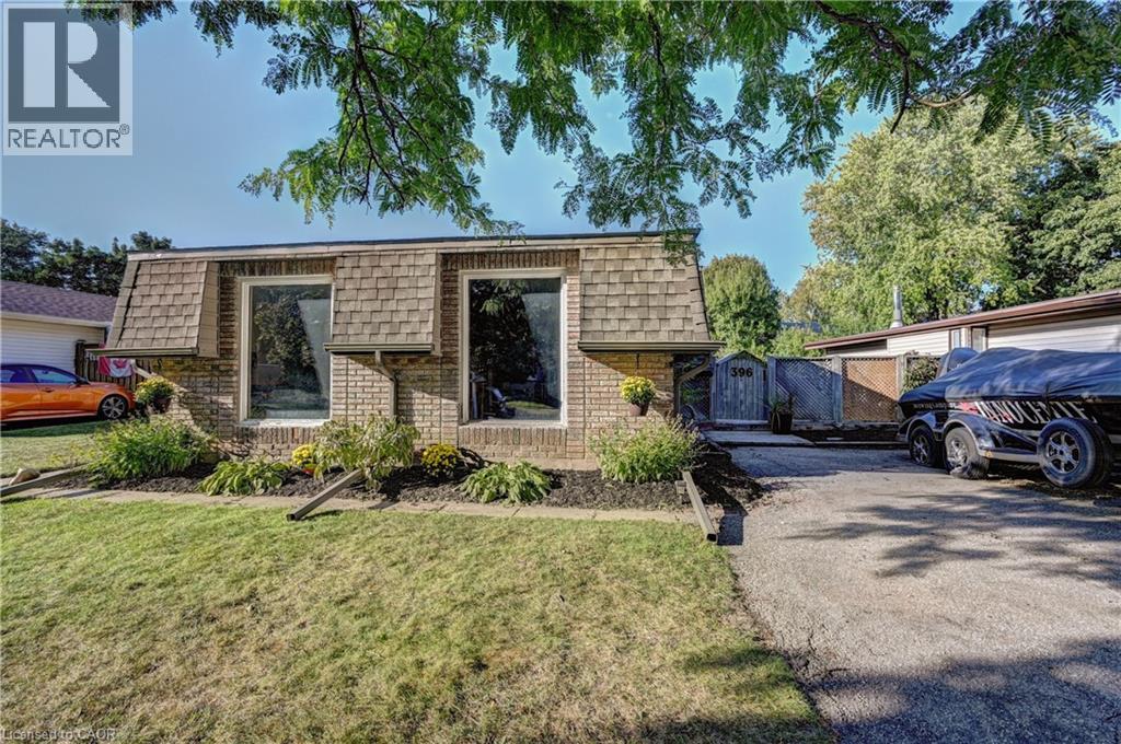 396 Dunvegan Dr, Waterloo, ON N2K 2C7